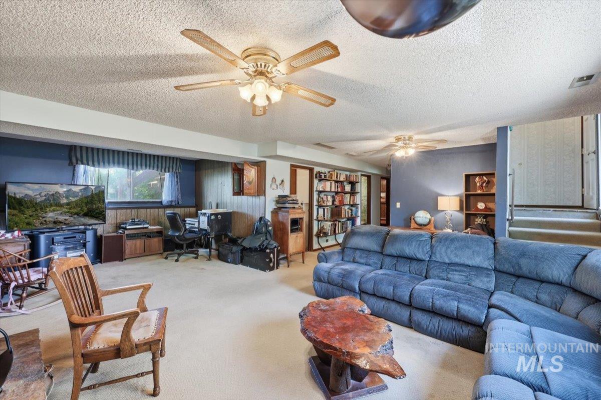 10883 W Reutzel Dr., Boise, Idaho 83709, 4 Bedrooms, 2 Bathrooms, Residential For Sale, Price $399,000,MLS 98984301