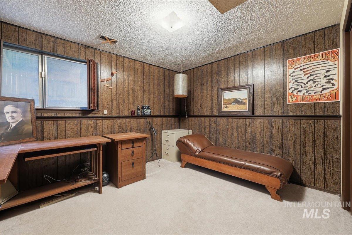 10883 W Reutzel Dr., Boise, Idaho 83709, 4 Bedrooms, 2 Bathrooms, Residential For Sale, Price $399,000,MLS 98984301