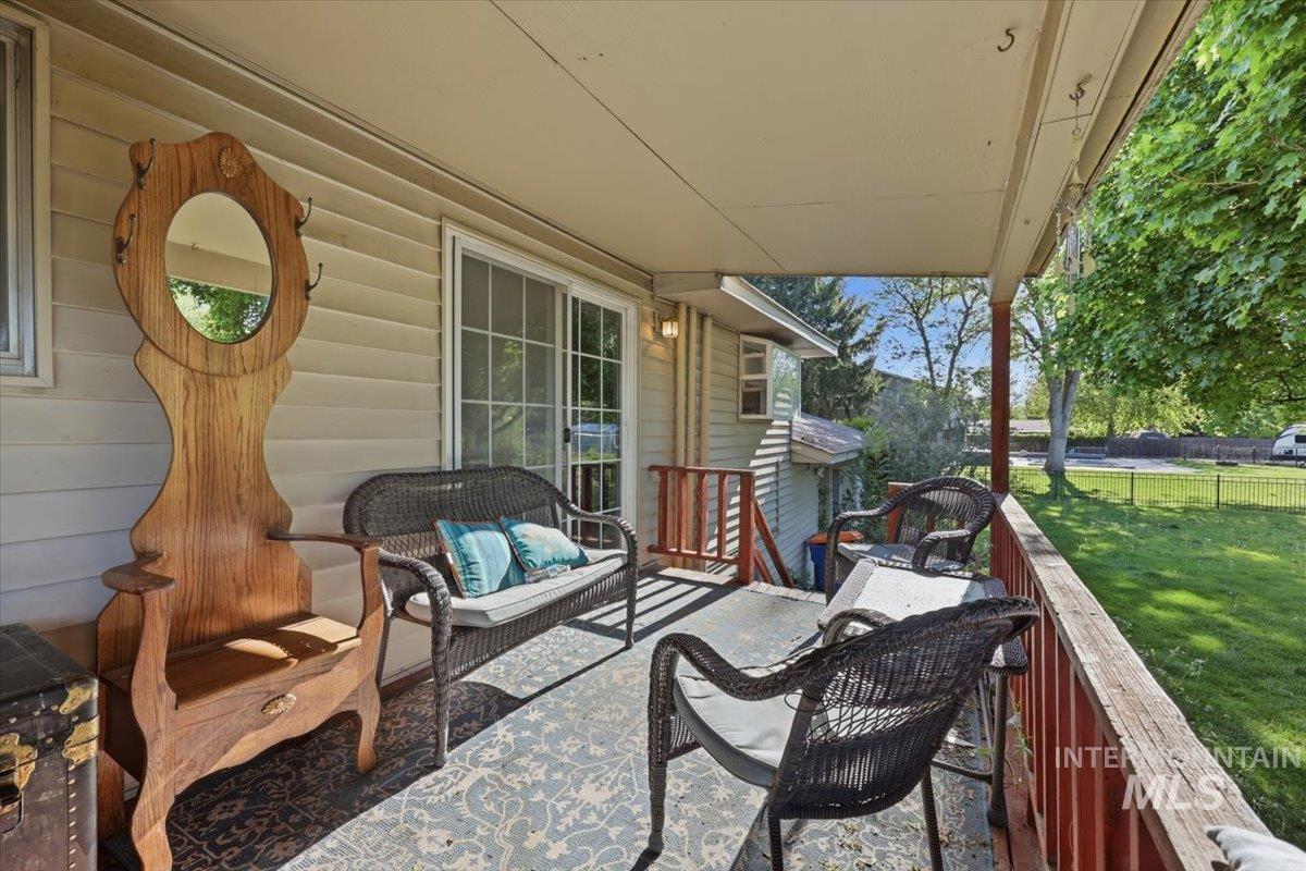 10883 W Reutzel Dr., Boise, Idaho 83709, 4 Bedrooms, 2 Bathrooms, Residential For Sale, Price $399,000,MLS 98984301