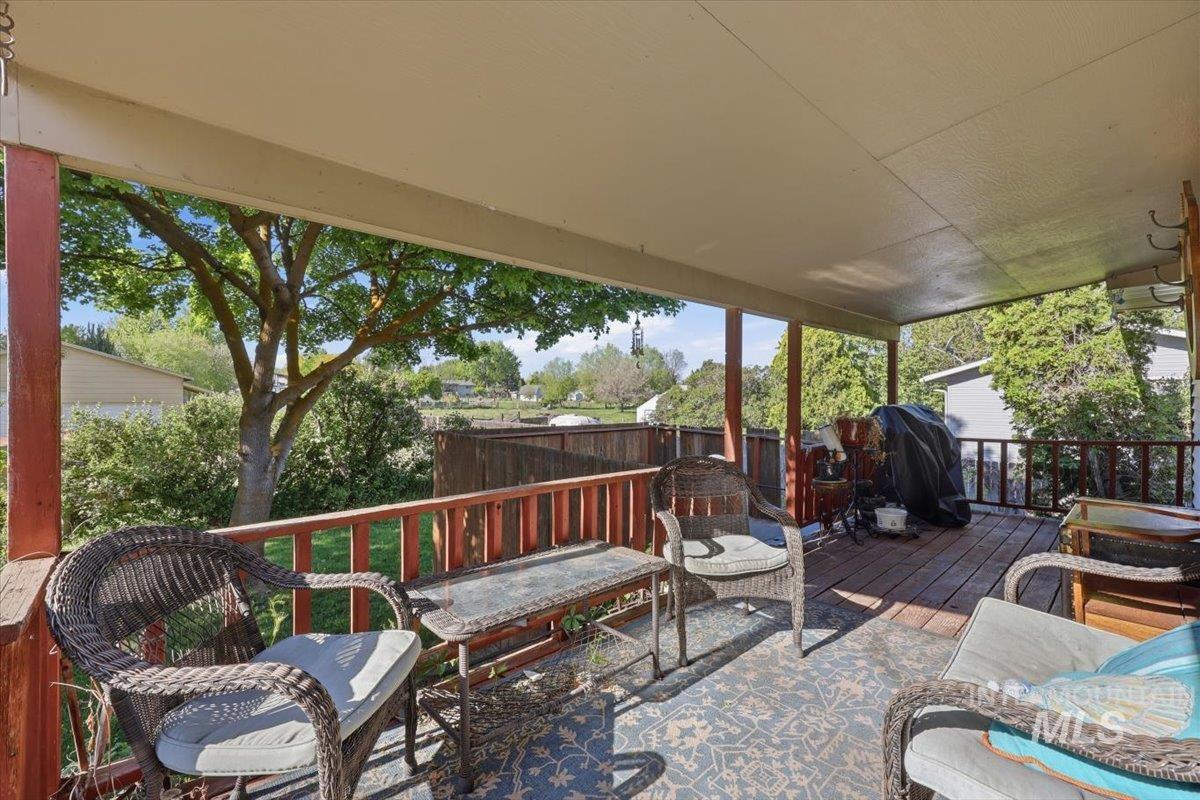 10883 W Reutzel Dr., Boise, Idaho 83709, 4 Bedrooms, 2 Bathrooms, Residential For Sale, Price $399,000,MLS 98984301