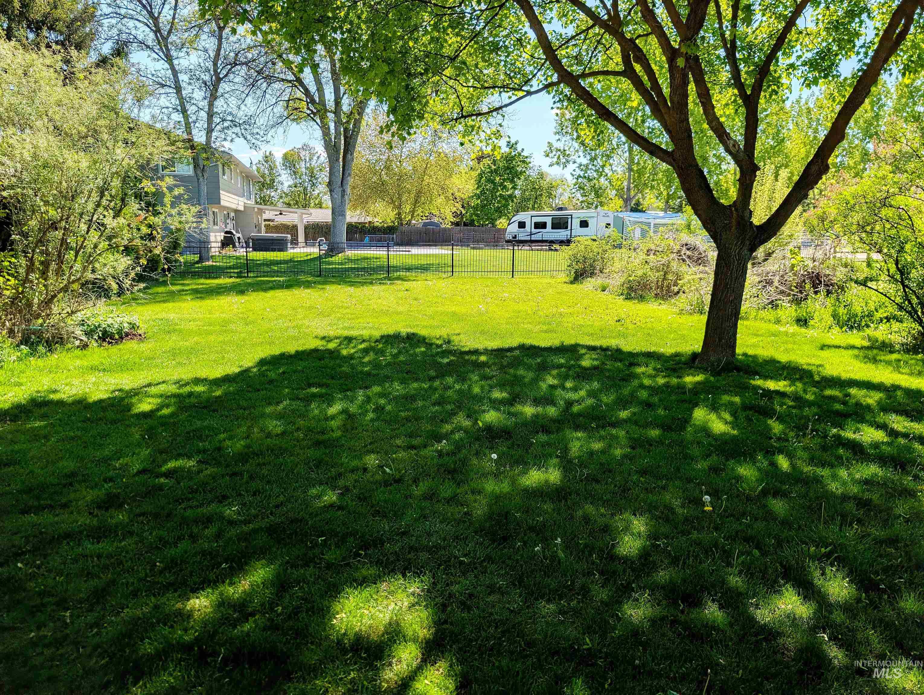 10883 W Reutzel Dr., Boise, Idaho 83709, 4 Bedrooms, 2 Bathrooms, Residential For Sale, Price $399,000,MLS 98984301