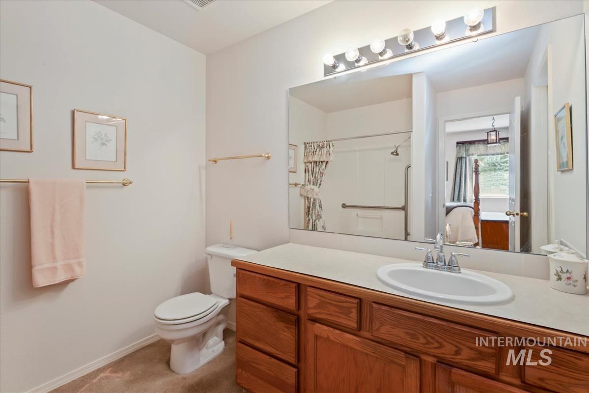 6928 N Duncan Ln, Boise, Idaho 83714, 3 Bedrooms, 2 Bathrooms, Residential For Sale, Price $425,000,MLS 98984302