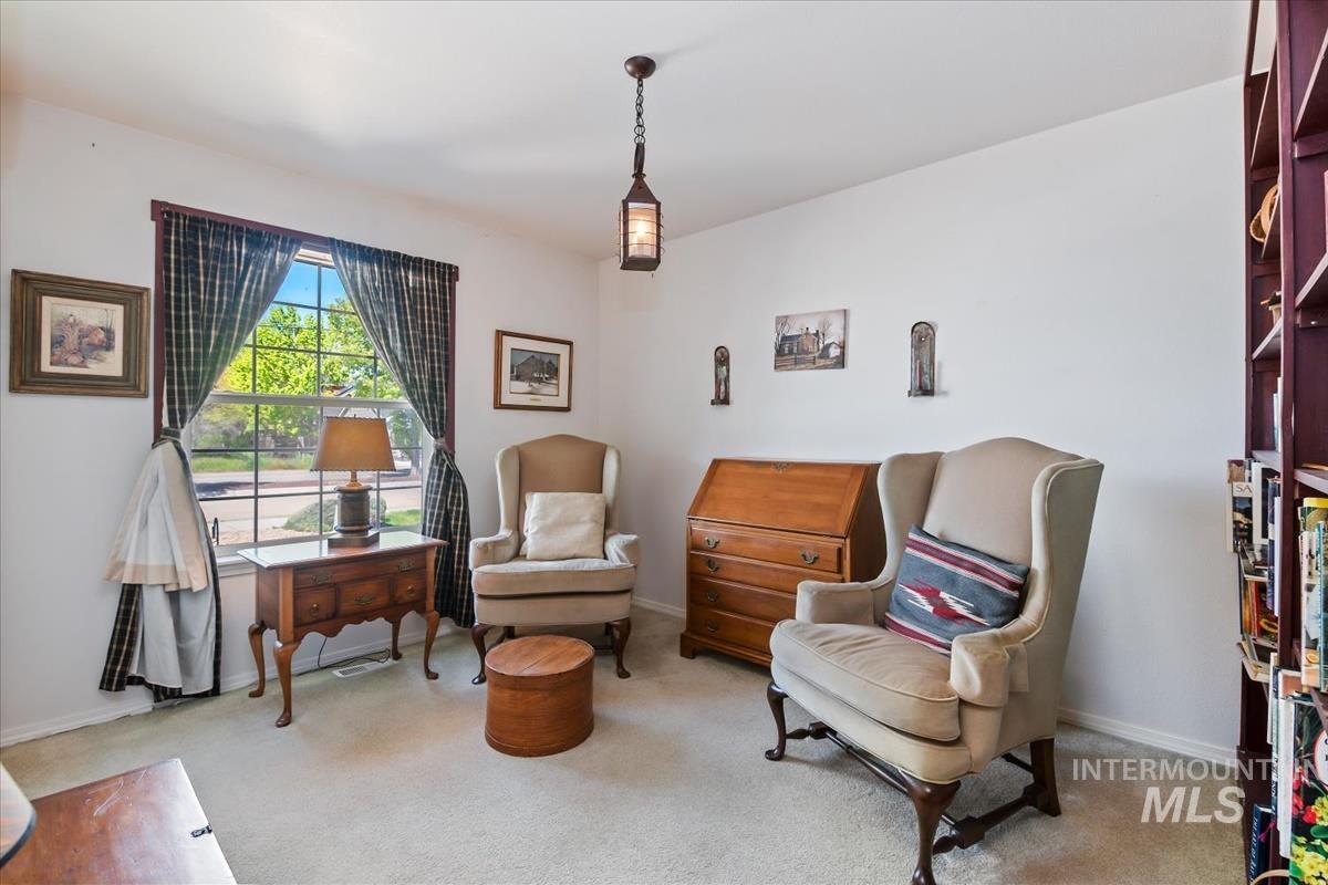6928 N Duncan Ln, Boise, Idaho 83714, 3 Bedrooms, 2 Bathrooms, Residential For Sale, Price $425,000,MLS 98984302