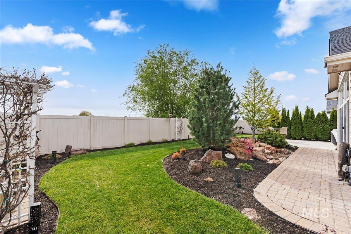 2080 N Thorndale Ave, Kuna, Idaho 83634, 2 Bedrooms, 2 Bathrooms, Residential For Sale, Price $544,900,MLS 98984303