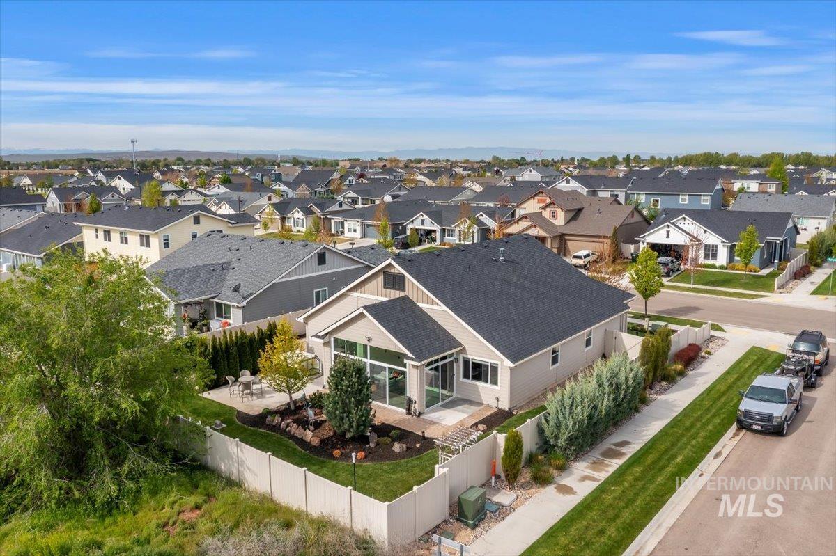 2080 N Thorndale Ave, Kuna, Idaho 83634, 2 Bedrooms, 2 Bathrooms, Residential For Sale, Price $544,900,MLS 98984303