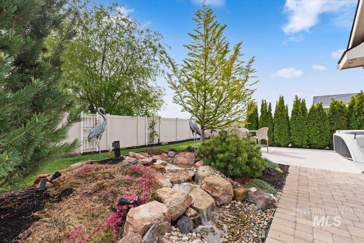 2080 N Thorndale Ave, Kuna, Idaho 83634, 2 Bedrooms, 2 Bathrooms, Residential For Sale, Price $544,900,MLS 98984303