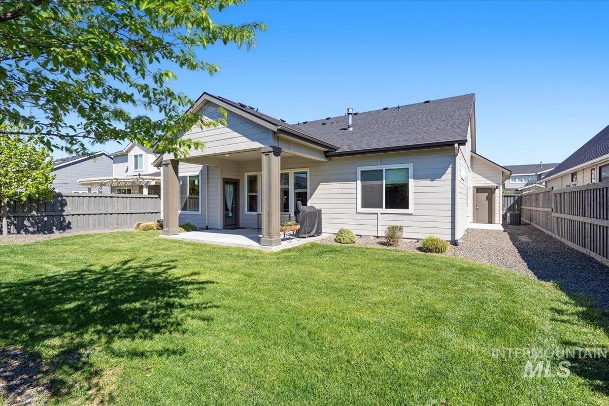 3833 E Mardia St, Meridian, Idaho 83642, 3 Bedrooms, 2 Bathrooms, Residential For Sale, Price $619,000,MLS 98984315