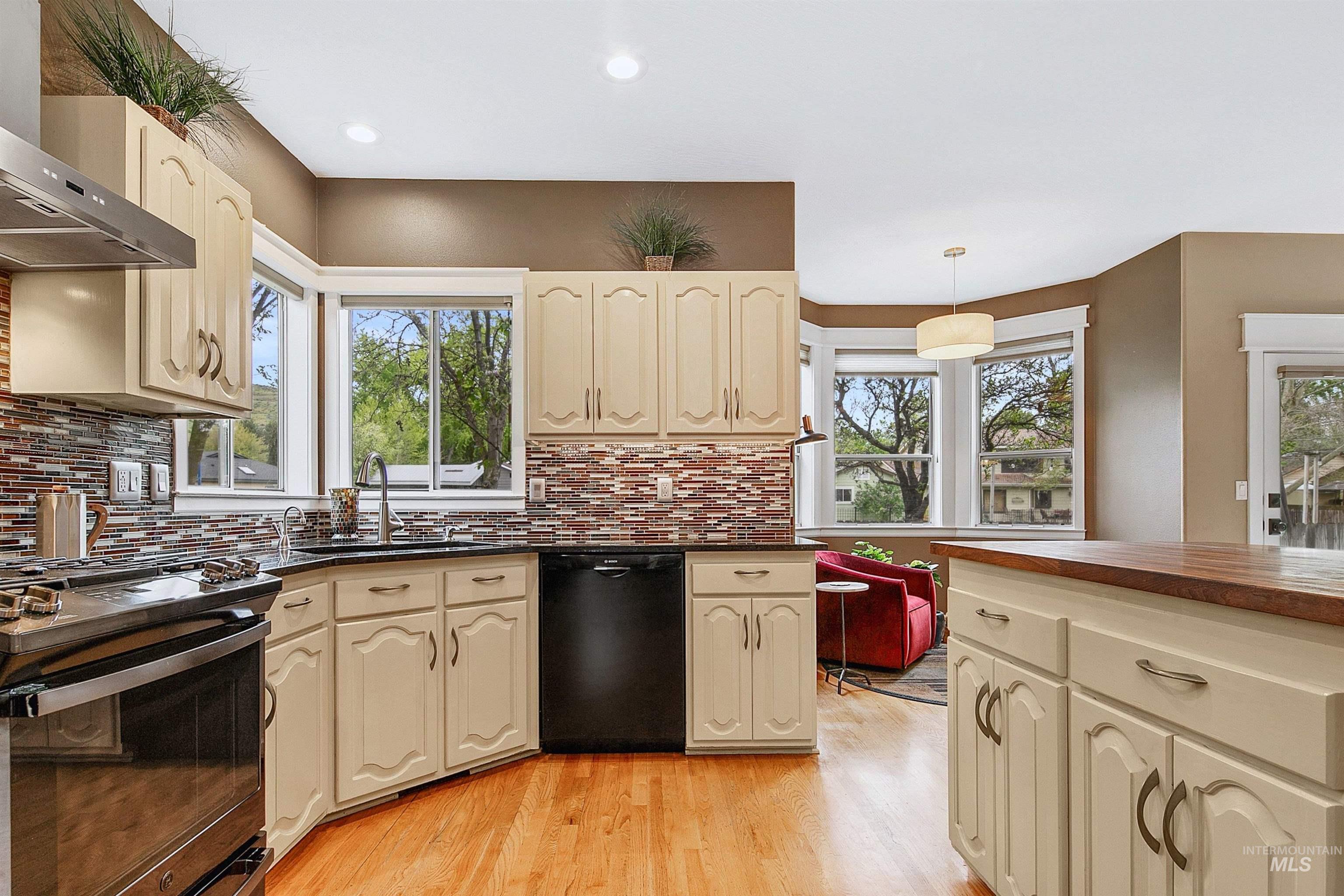5534 N Citadel Way, Boise, Idaho 83703, 4 Bedrooms, 3 Bathrooms, Residential For Sale, Price $735,000,MLS 98984316