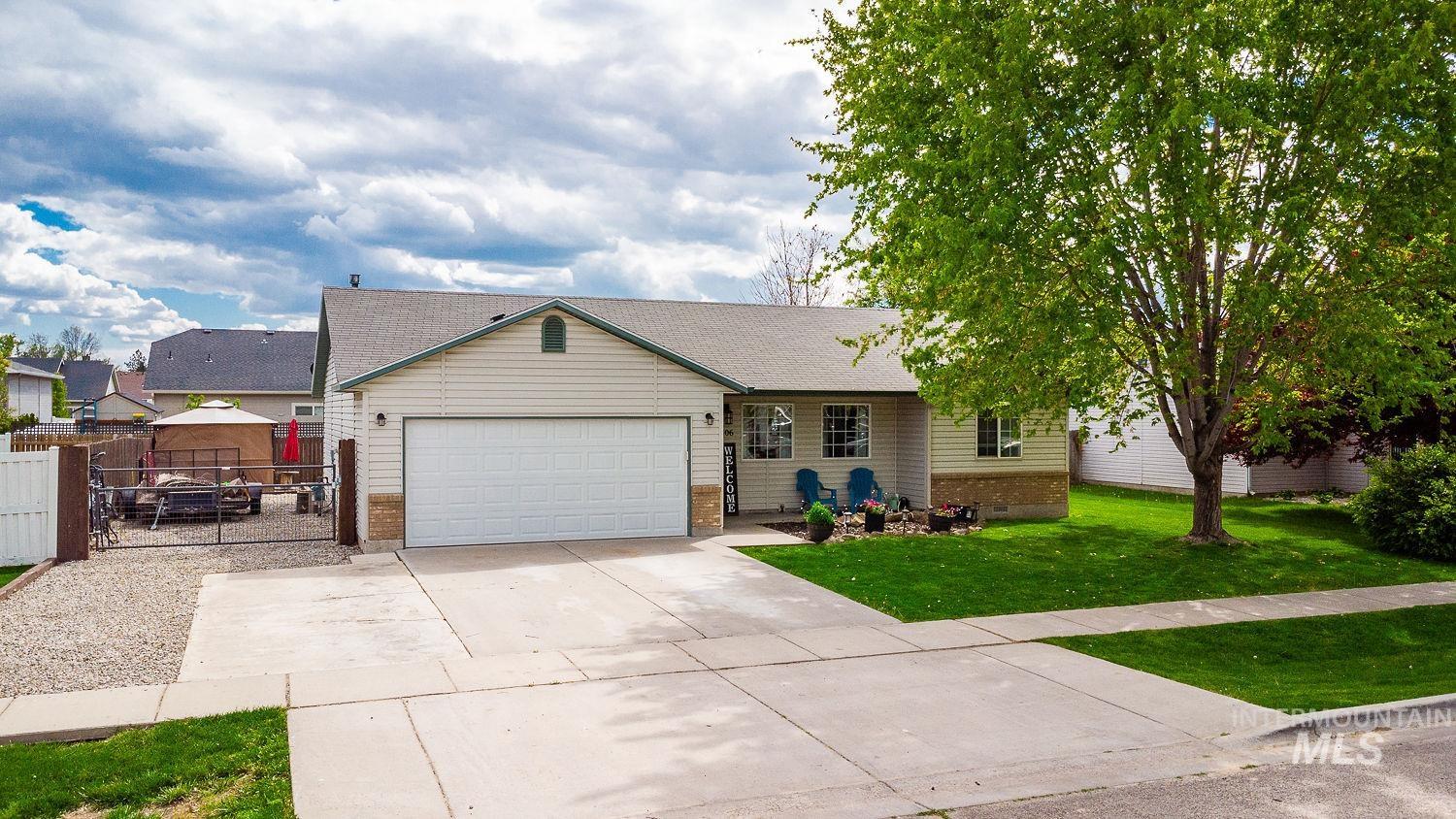 1106 NW 24th St, New Plymouth, Idaho 83619, 3 Bedrooms, 2 Bathrooms, Residential For Sale, Price $355,000,MLS 98984317