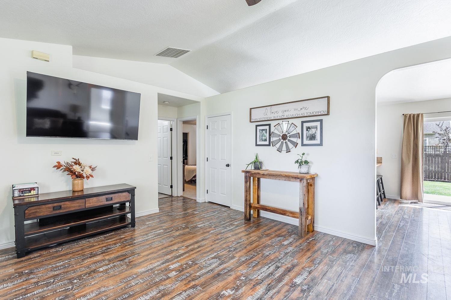 1106 NW 24th St, New Plymouth, Idaho 83619, 3 Bedrooms, 2 Bathrooms, Residential For Sale, Price $355,000,MLS 98984317