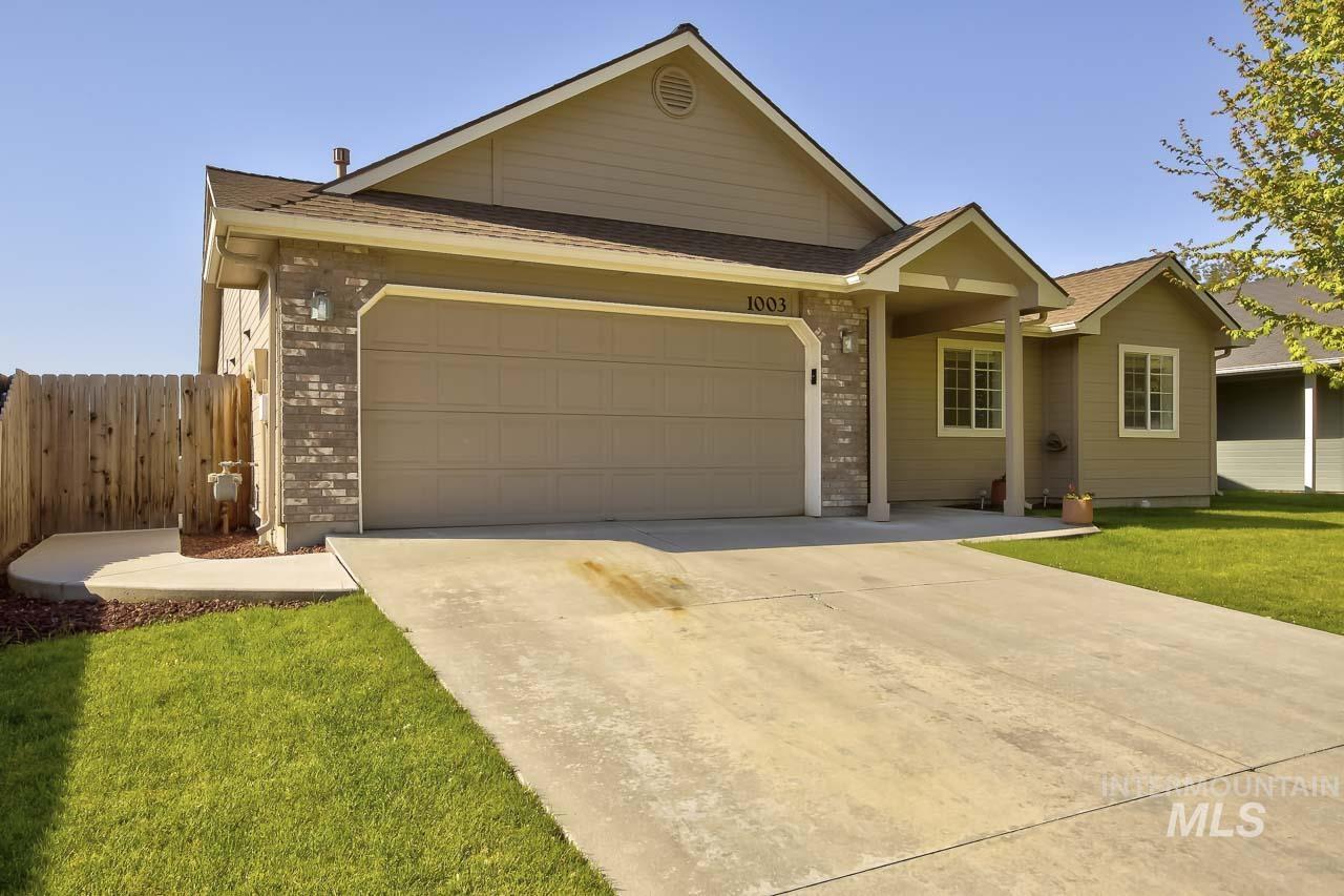 1003 Windsong Ct, Caldwell, Idaho 83605, 3 Bedrooms, 2 Bathrooms, Residential For Sale, Price $370,000,MLS 98984319