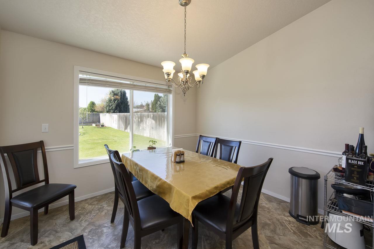 1003 Windsong Ct, Caldwell, Idaho 83605, 3 Bedrooms, 2 Bathrooms, Residential For Sale, Price $370,000,MLS 98984319