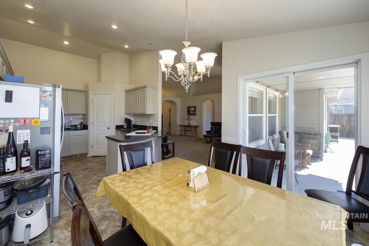 1003 Windsong Ct, Caldwell, Idaho 83605, 3 Bedrooms, 2 Bathrooms, Residential For Sale, Price $370,000,MLS 98984319