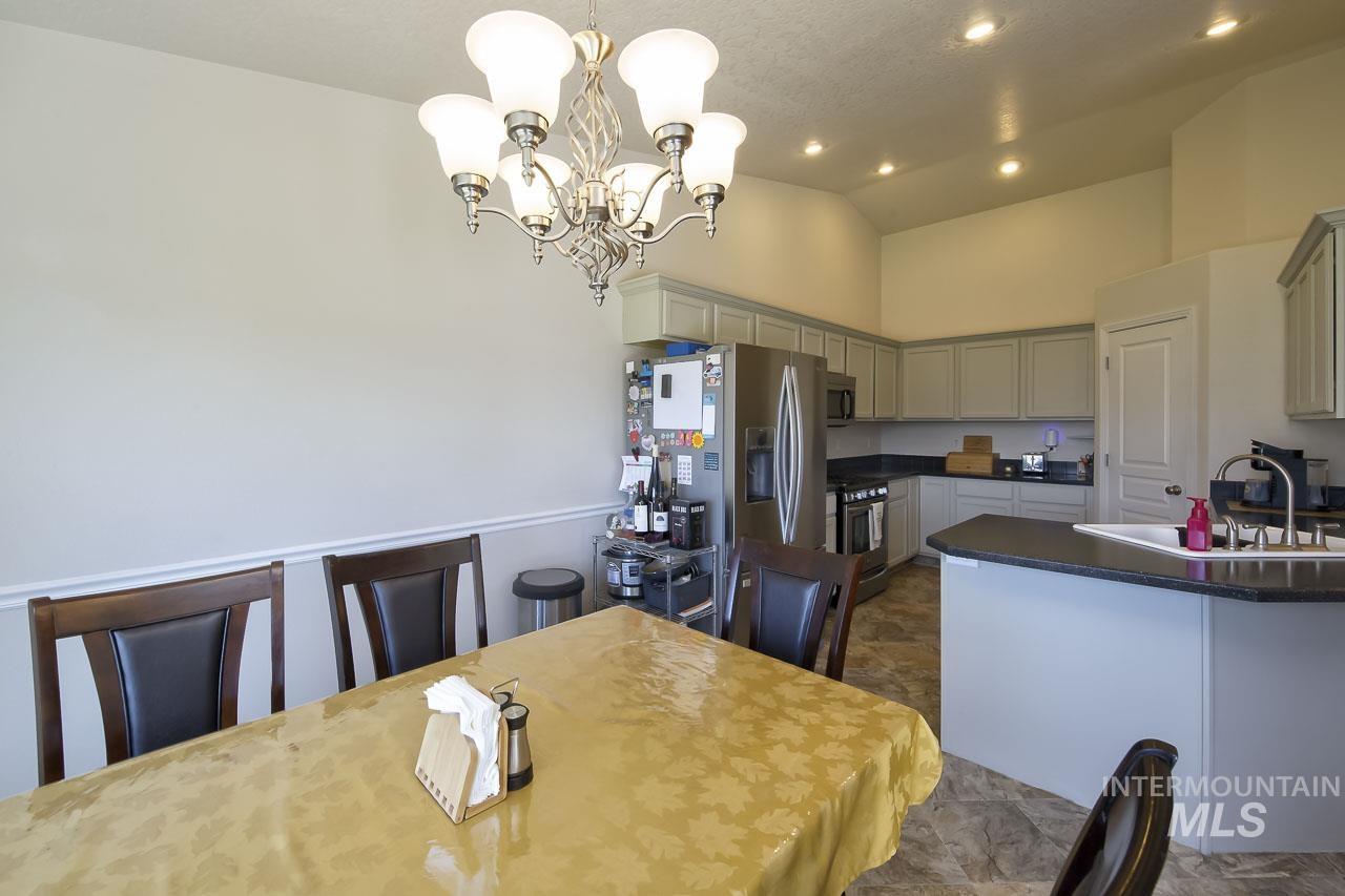 1003 Windsong Ct, Caldwell, Idaho 83605, 3 Bedrooms, 2 Bathrooms, Residential For Sale, Price $370,000,MLS 98984319