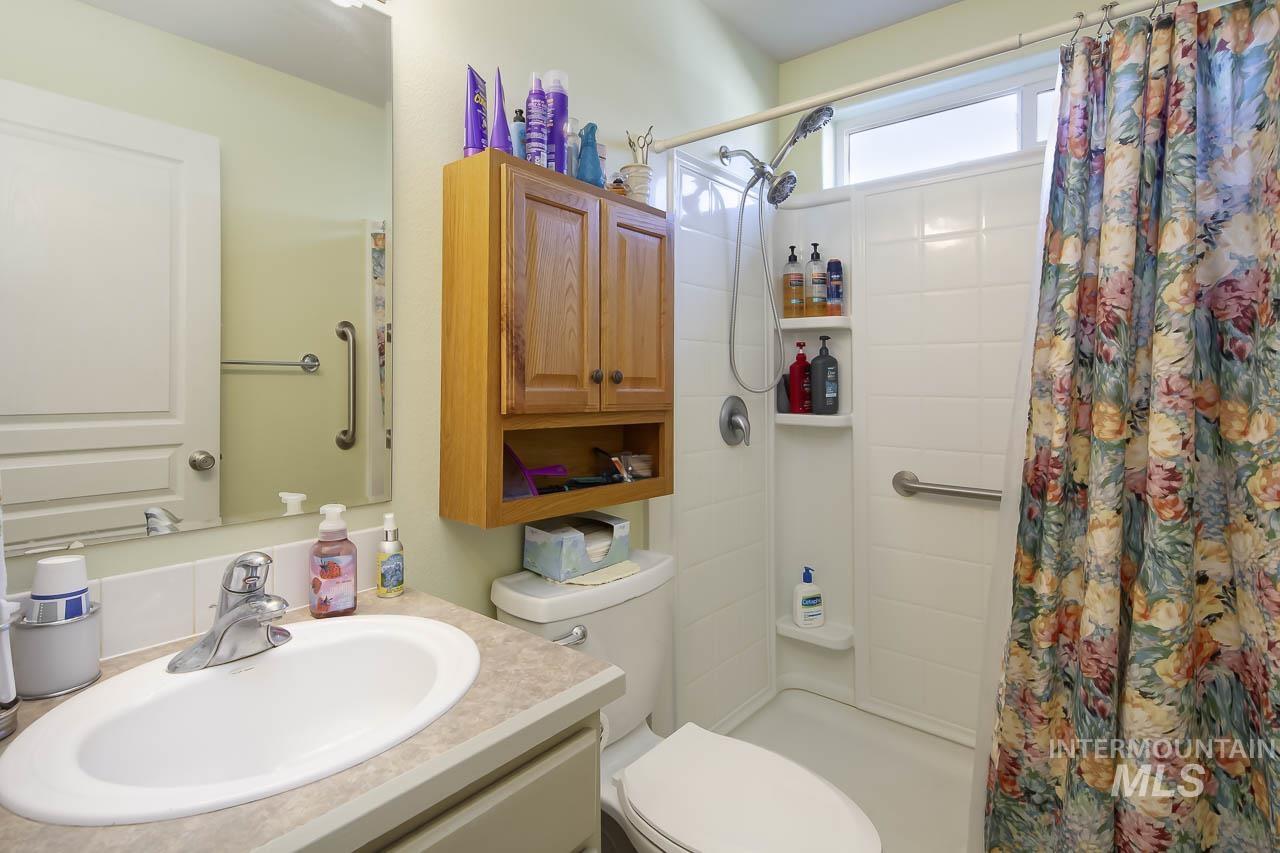 1003 Windsong Ct, Caldwell, Idaho 83605, 3 Bedrooms, 2 Bathrooms, Residential For Sale, Price $370,000,MLS 98984319