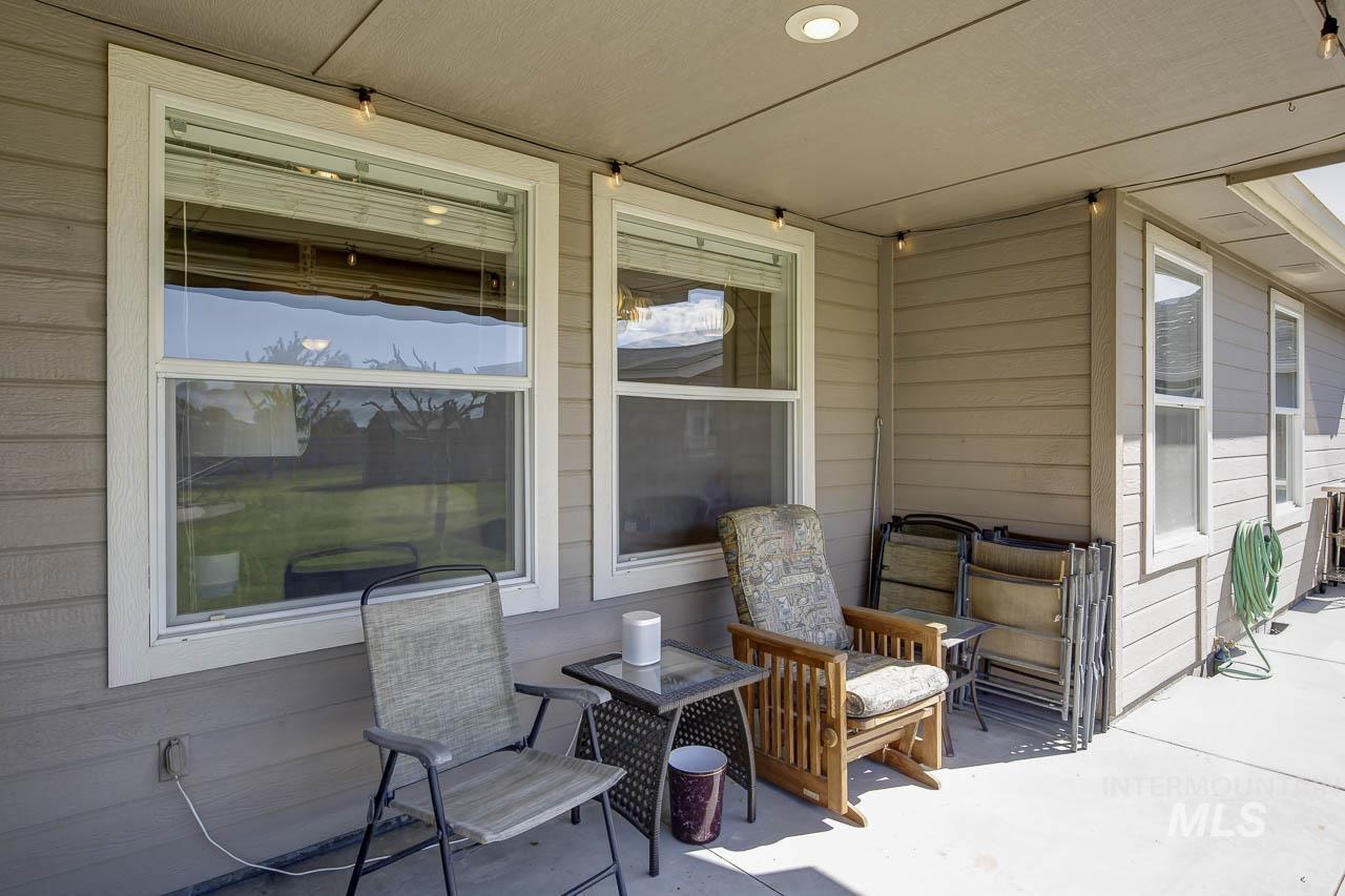 1003 Windsong Ct, Caldwell, Idaho 83605, 3 Bedrooms, 2 Bathrooms, Residential For Sale, Price $370,000,MLS 98984319