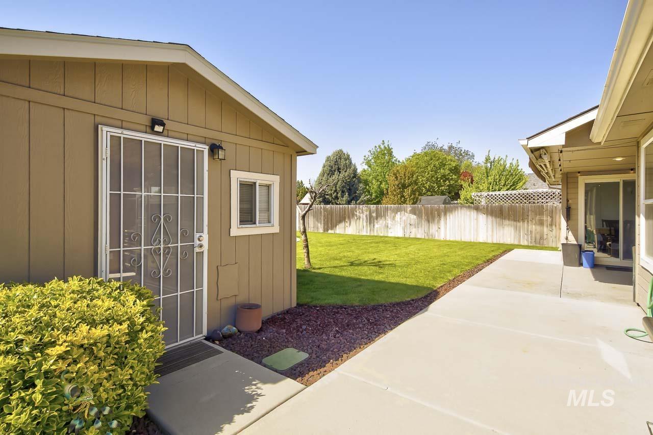 1003 Windsong Ct, Caldwell, Idaho 83605, 3 Bedrooms, 2 Bathrooms, Residential For Sale, Price $370,000,MLS 98984319