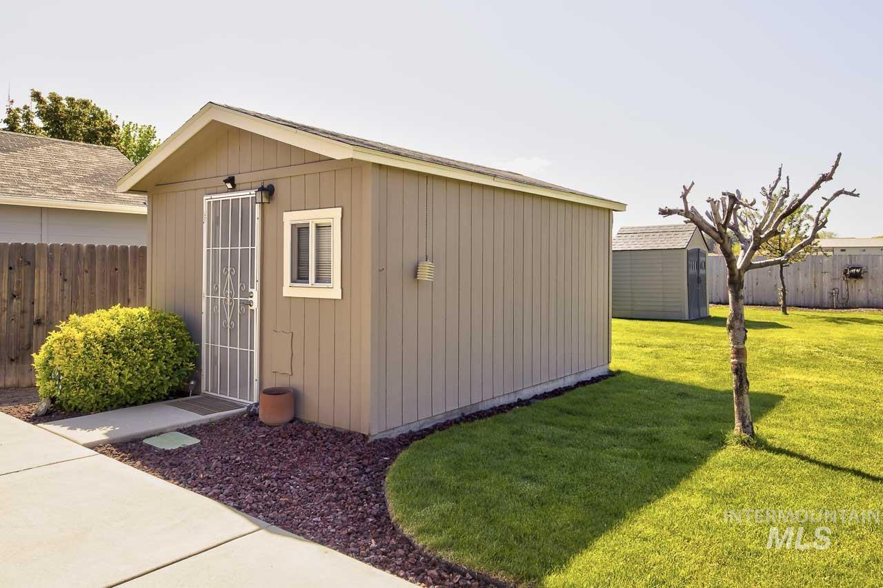 1003 Windsong Ct, Caldwell, Idaho 83605, 3 Bedrooms, 2 Bathrooms, Residential For Sale, Price $370,000,MLS 98984319
