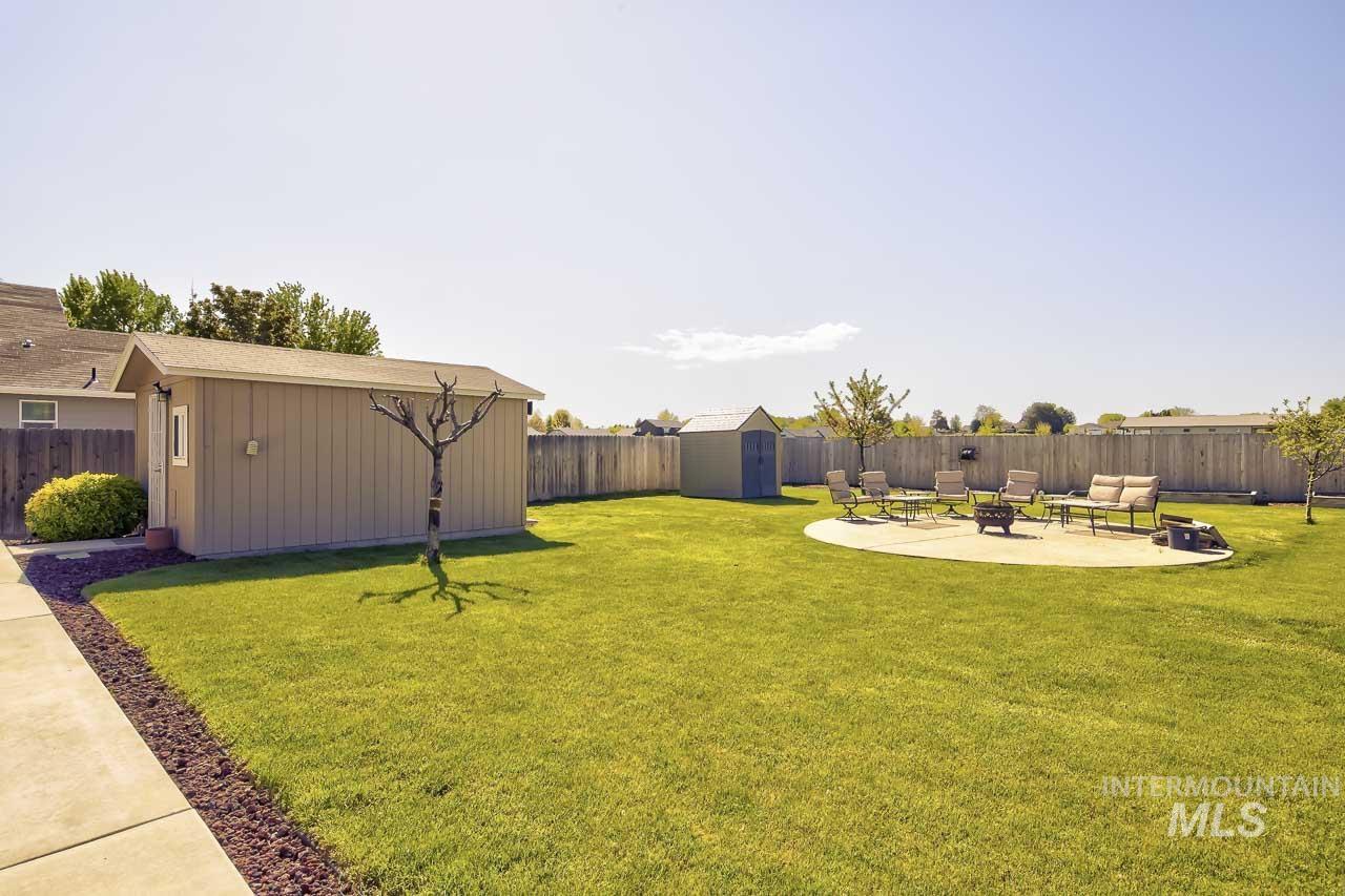 1003 Windsong Ct, Caldwell, Idaho 83605, 3 Bedrooms, 2 Bathrooms, Residential For Sale, Price $370,000,MLS 98984319