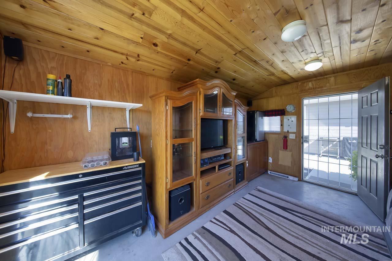 1003 Windsong Ct, Caldwell, Idaho 83605, 3 Bedrooms, 2 Bathrooms, Residential For Sale, Price $370,000,MLS 98984319