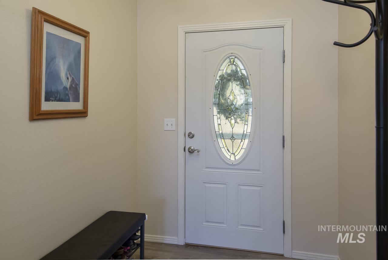 1003 Windsong Ct, Caldwell, Idaho 83605, 3 Bedrooms, 2 Bathrooms, Residential For Sale, Price $370,000,MLS 98984319