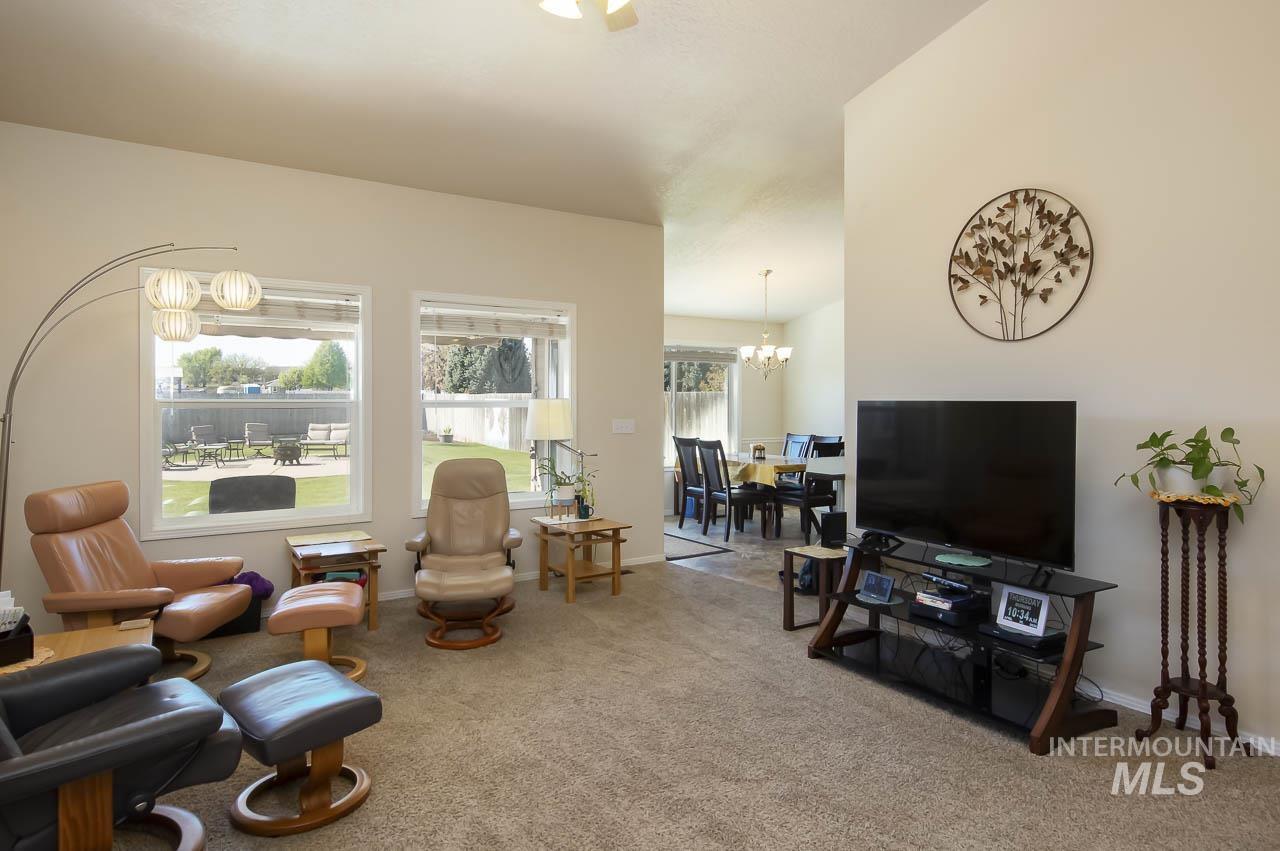 1003 Windsong Ct, Caldwell, Idaho 83605, 3 Bedrooms, 2 Bathrooms, Residential For Sale, Price $370,000,MLS 98984319