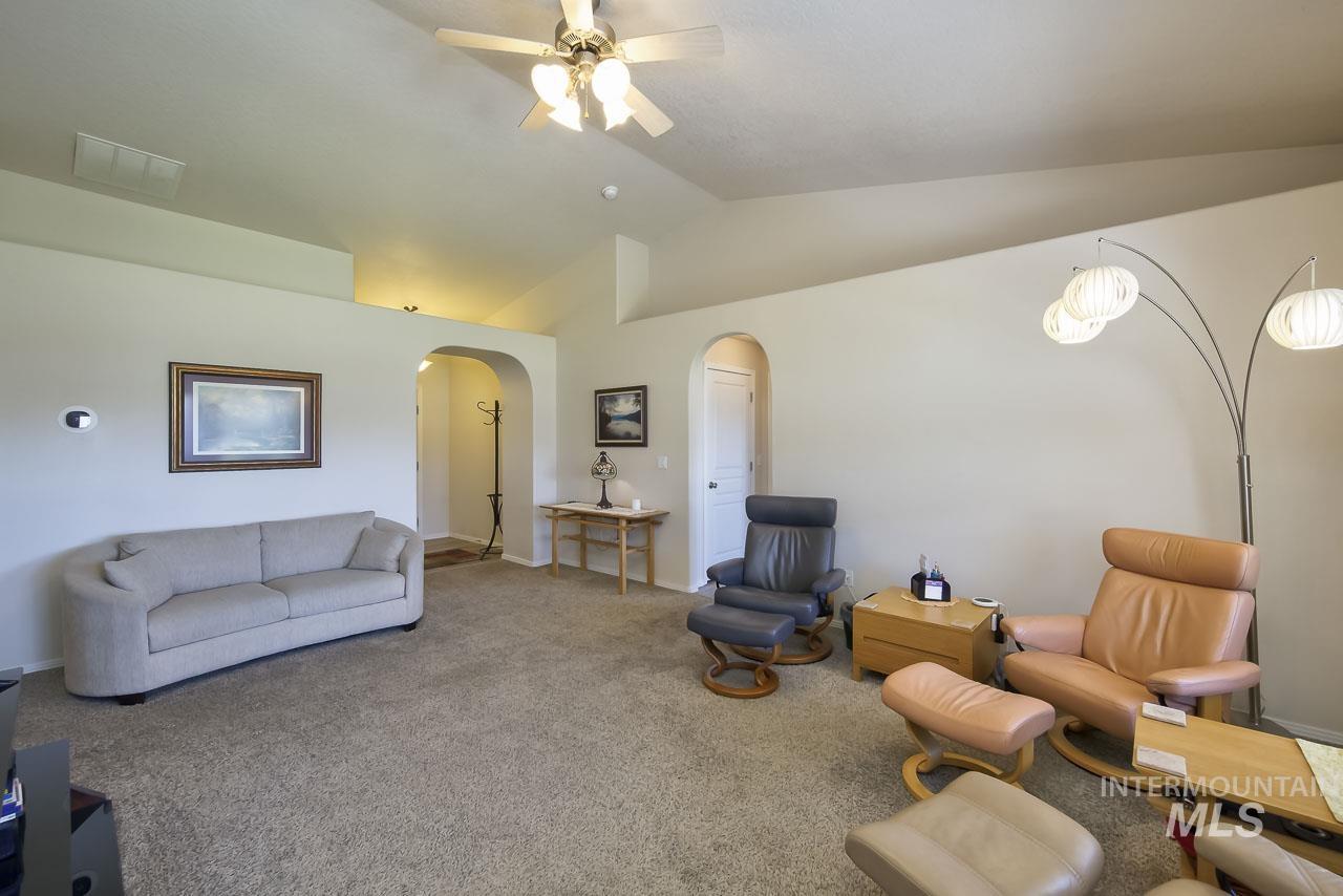 1003 Windsong Ct, Caldwell, Idaho 83605, 3 Bedrooms, 2 Bathrooms, Residential For Sale, Price $370,000,MLS 98984319