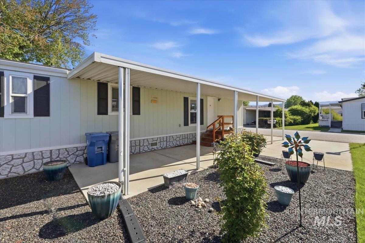 5653 N Fairfax, Garden City, Idaho 83714, 2 Bedrooms, 1 Bathroom, Residential For Sale, Price $115,000, 98984320