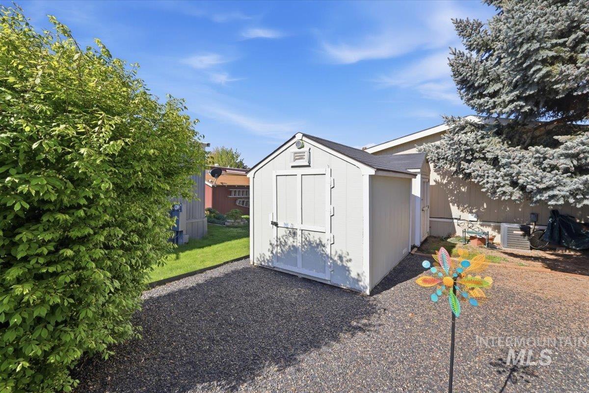 5653 N Fairfax, Garden City, Idaho 83714, 2 Bedrooms, 1 Bathroom, Residential For Sale, Price $115,000, 98984320