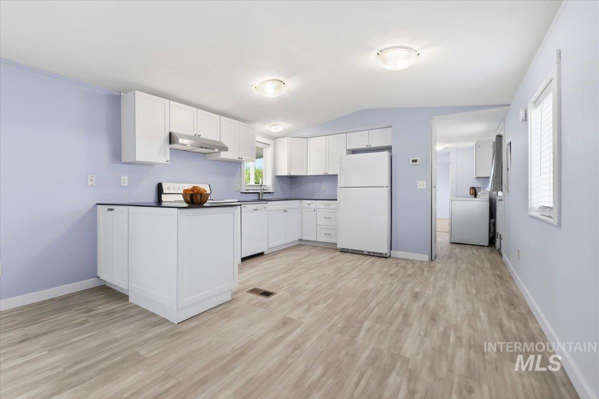 5653 N Fairfax, Garden City, Idaho 83714, 2 Bedrooms, 1 Bathroom, Residential For Sale, Price $115,000, 98984320