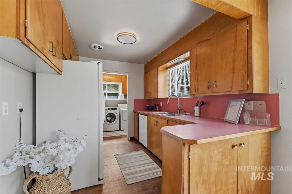 1107 Cameron, Boise, Idaho 83709, 4 Bedrooms, 1.5 Bathrooms, Residential For Sale, Price $569,900,MLS 98984321