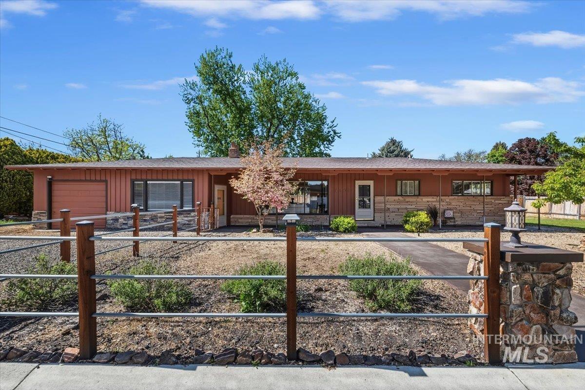 1107 Cameron, Boise, Idaho 83709, 4 Bedrooms, 1.5 Bathrooms, Residential For Sale, Price $569,900,MLS 98984321