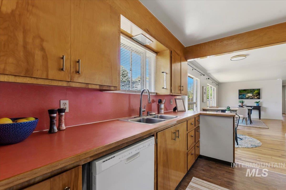 1107 Cameron, Boise, Idaho 83709, 4 Bedrooms, 1.5 Bathrooms, Residential For Sale, Price $569,900,MLS 98984321