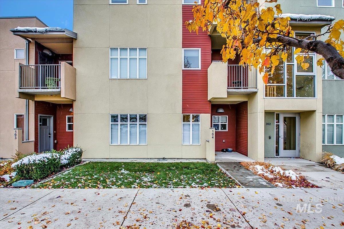 1463 W Grand Ave #104, Boise, Idaho 83702, 2 Bedrooms, 1 Bathroom, Residential Income For Sale, Price $384,900,MLS 98984324