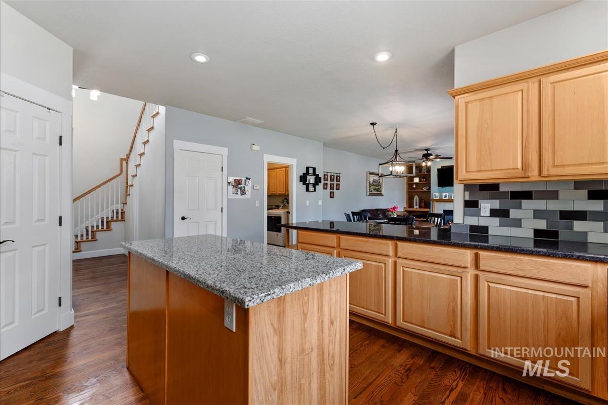 2612 Gladstone Ct, Eagle, Idaho 83616, 5 Bedrooms, 3.5 Bathrooms, Residential For Sale, Price $829,900, 98984325