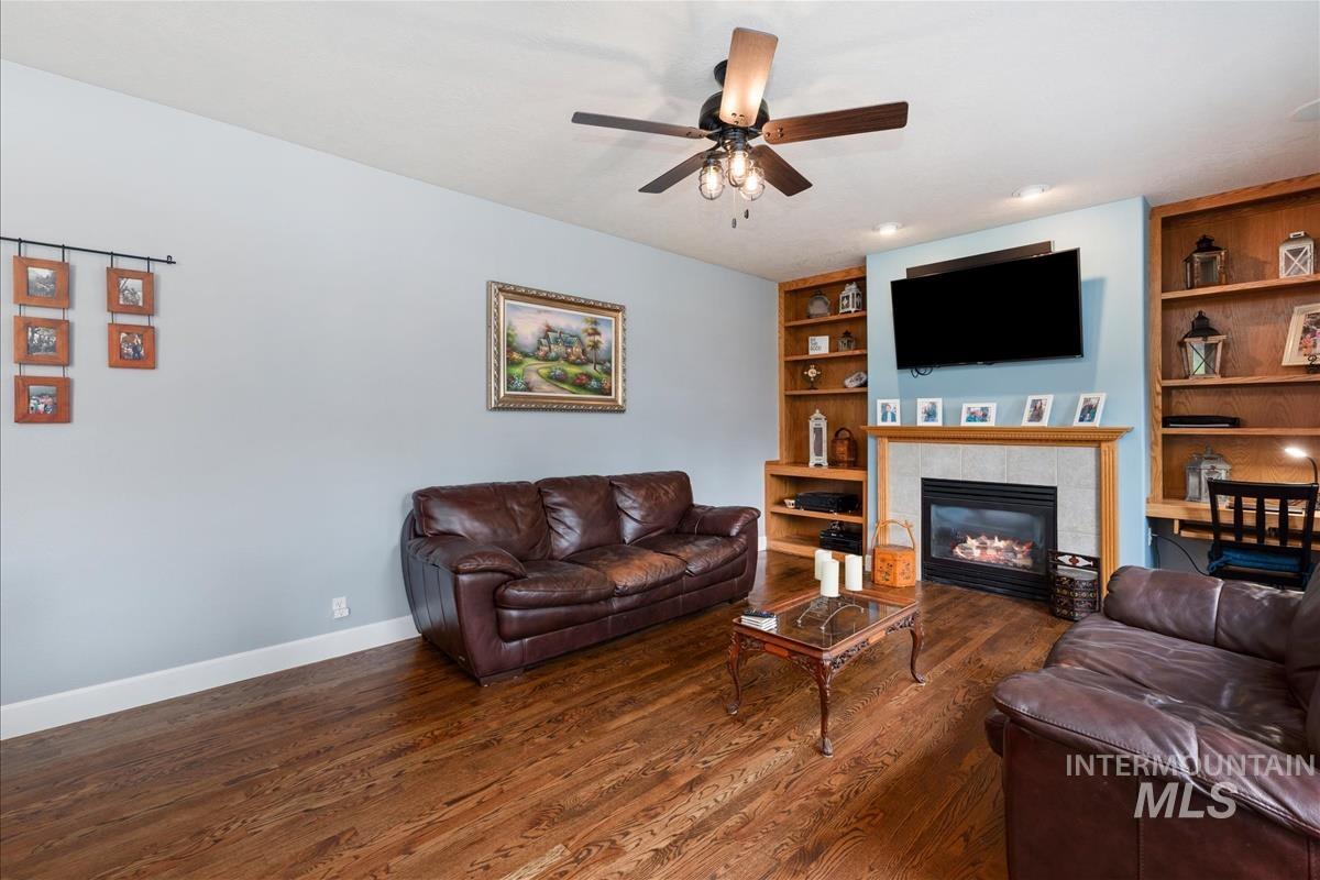 2612 Gladstone Ct, Eagle, Idaho 83616, 5 Bedrooms, 3.5 Bathrooms, Residential For Sale, Price $829,900,MLS 98984325