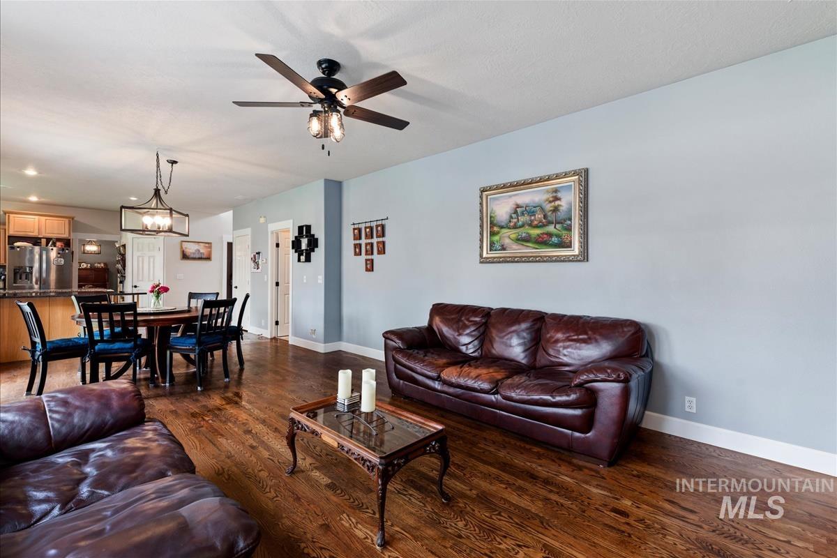 2612 Gladstone Ct, Eagle, Idaho 83616, 5 Bedrooms, 3.5 Bathrooms, Residential For Sale, Price $829,900, 98984325