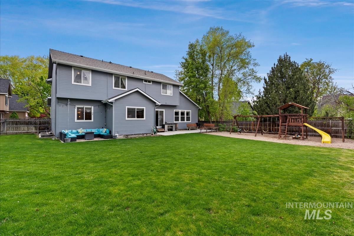 2612 Gladstone Ct, Eagle, Idaho 83616, 5 Bedrooms, 3.5 Bathrooms, Residential For Sale, Price $829,900,MLS 98984325