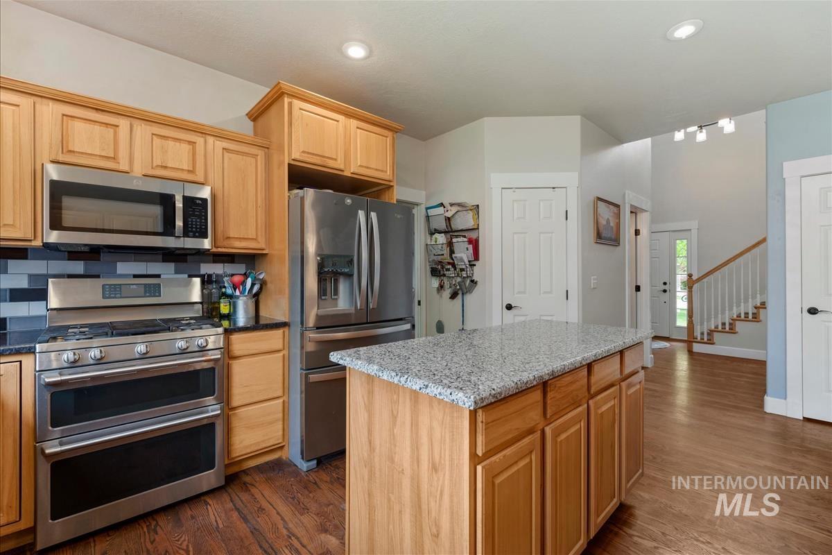 2612 Gladstone Ct, Eagle, Idaho 83616, 5 Bedrooms, 3.5 Bathrooms, Residential For Sale, Price $829,900, 98984325