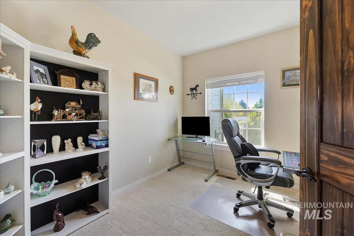 723 E Willow St, Caldwell, Idaho 83605, 3 Bedrooms, 3 Bathrooms, Residential For Sale, Price $520,000, 98984326