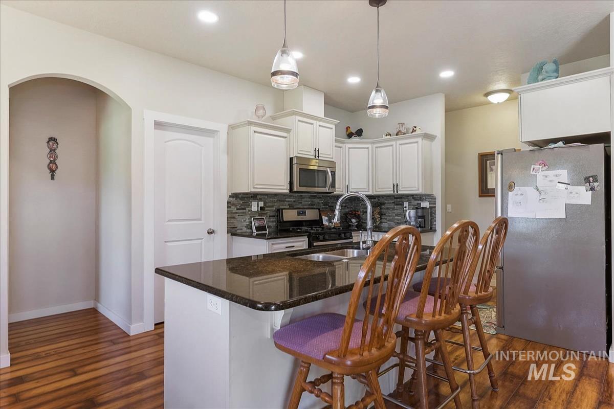 723 E Willow St, Caldwell, Idaho 83605, 3 Bedrooms, 3 Bathrooms, Residential For Sale, Price $520,000, 98984326