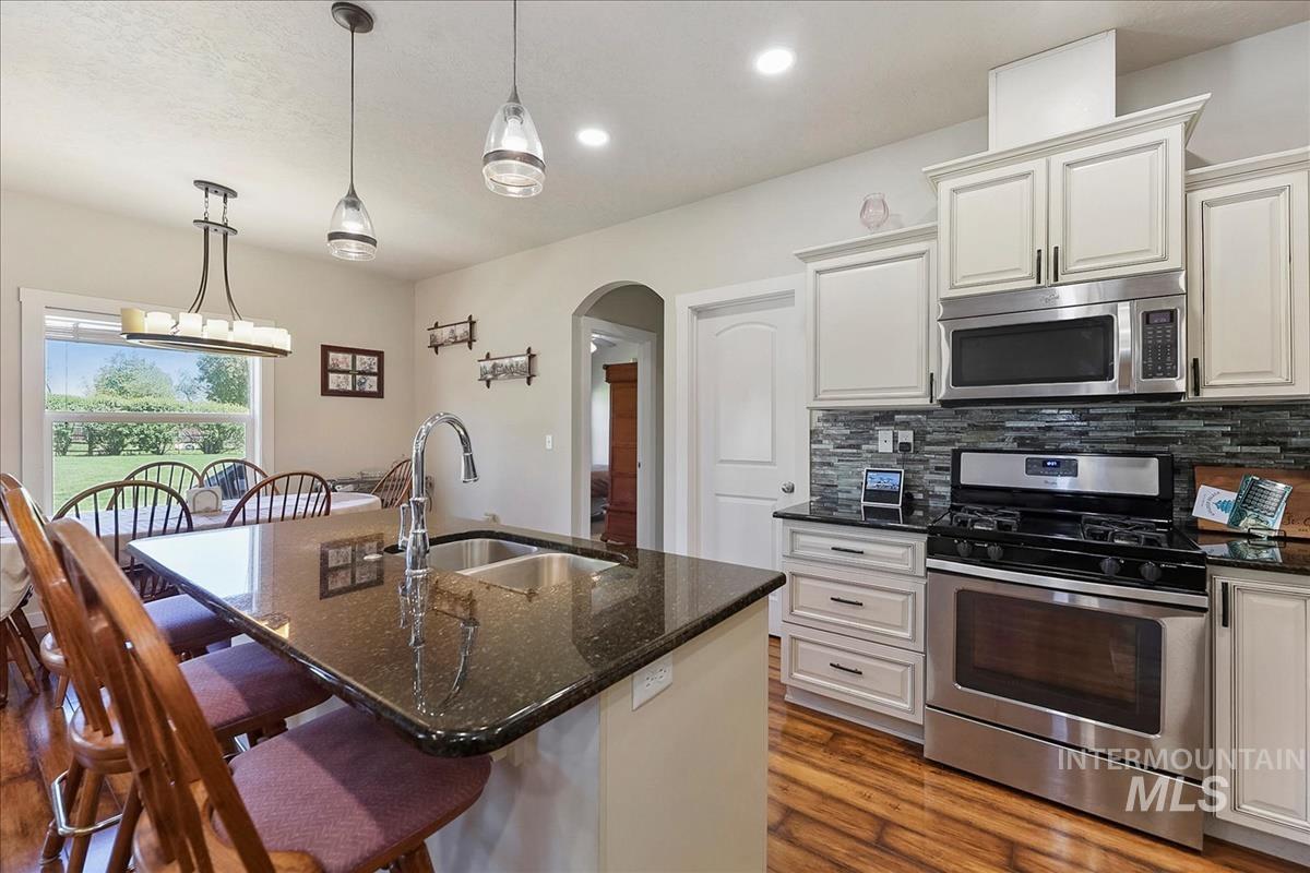 723 E Willow St, Caldwell, Idaho 83605, 3 Bedrooms, 3 Bathrooms, Residential For Sale, Price $520,000, 98984326