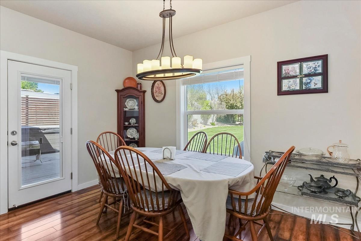723 E Willow St, Caldwell, Idaho 83605, 3 Bedrooms, 3 Bathrooms, Residential For Sale, Price $520,000, 98984326