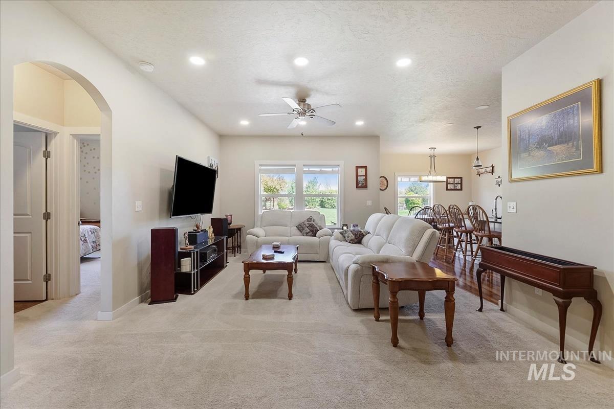 723 E Willow St, Caldwell, Idaho 83605, 3 Bedrooms, 3 Bathrooms, Residential For Sale, Price $520,000, 98984326