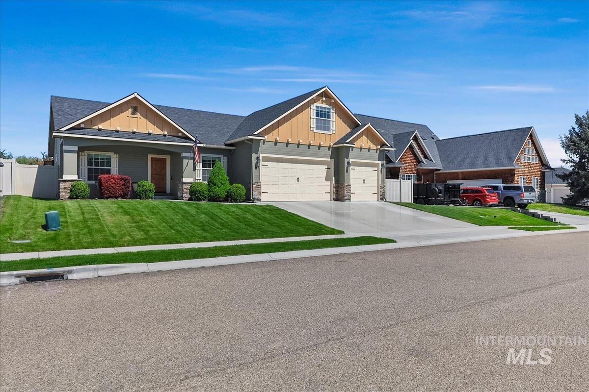 723 E Willow St, Caldwell, Idaho 83605, 3 Bedrooms, 3 Bathrooms, Residential For Sale, Price $520,000, 98984326