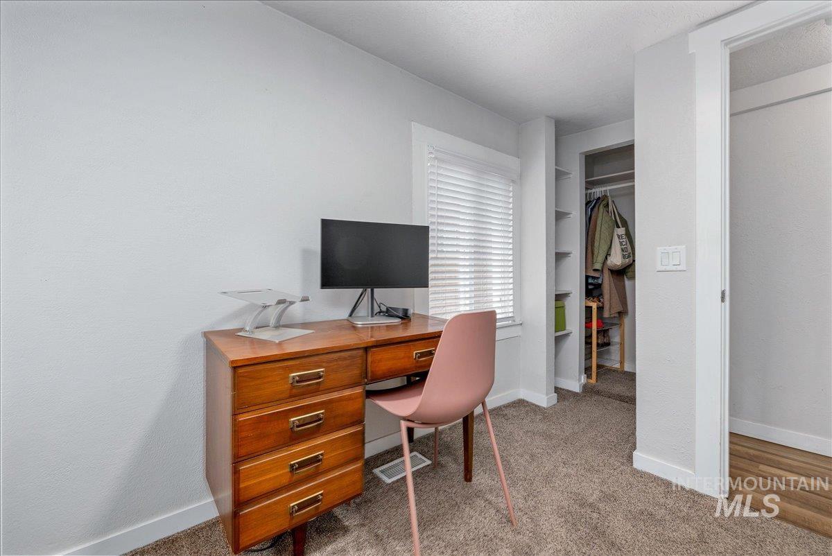 2116 S Pacific St, Boise, Idaho 83705, 3 Bedrooms, 2 Bathrooms, Residential For Sale, Price $475,000,MLS 98984328
