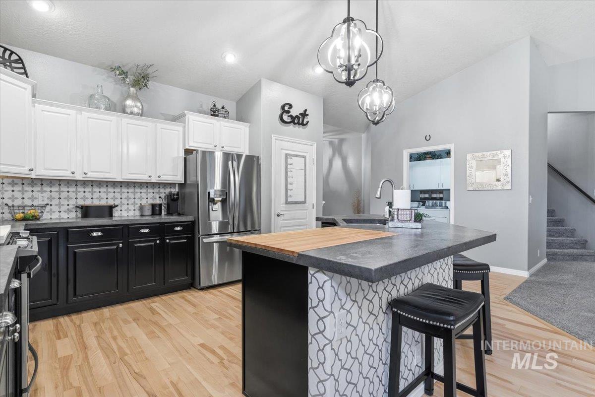 3727 N Hollymount Way, Meridian, Idaho 83646, 3 Bedrooms, 2 Bathrooms, Residential For Sale, Price $598,000,MLS 98984329