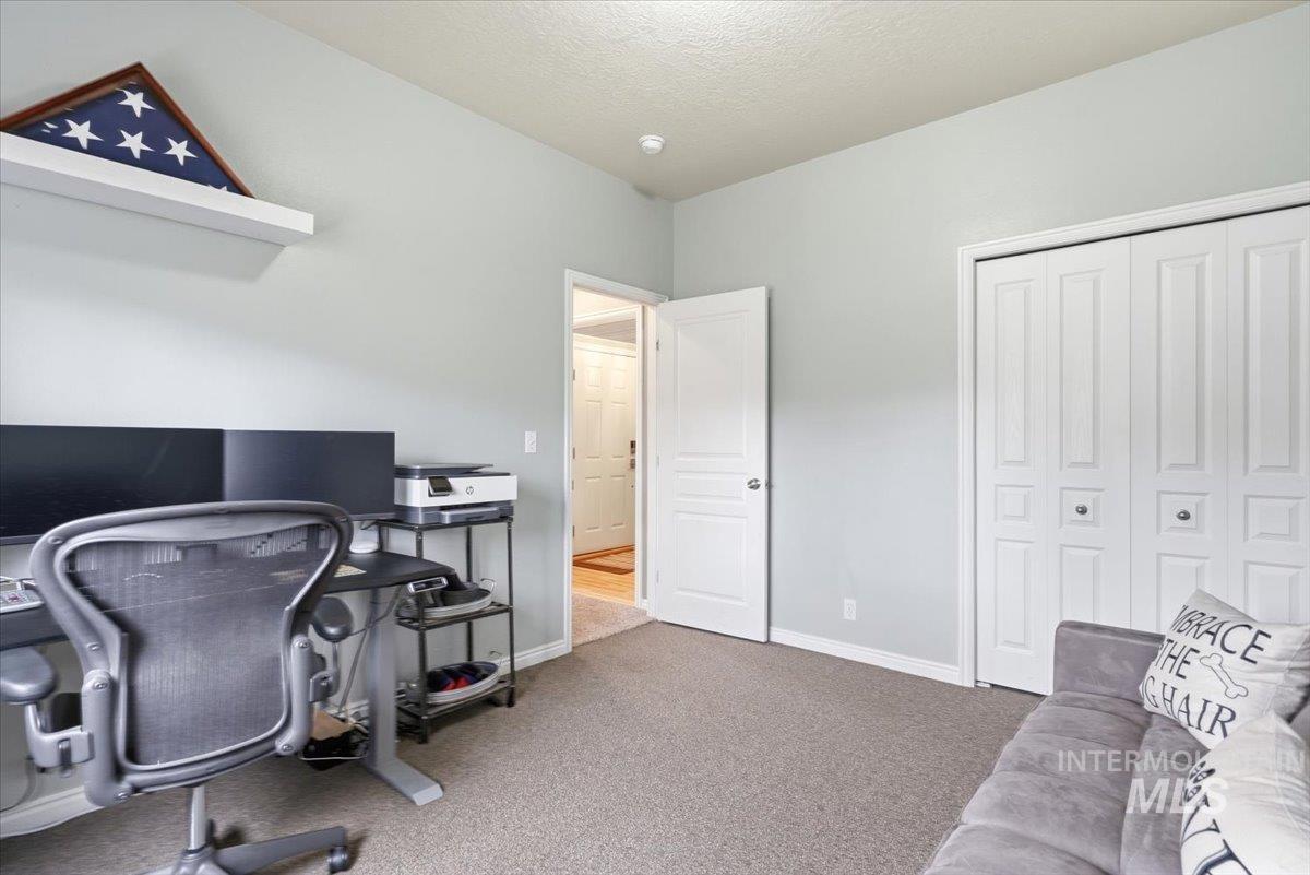 3727 N Hollymount Way, Meridian, Idaho 83646, 3 Bedrooms, 2 Bathrooms, Residential For Sale, Price $598,000,MLS 98984329