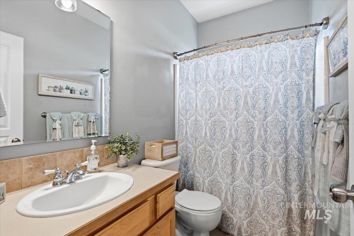 3727 N Hollymount Way, Meridian, Idaho 83646, 3 Bedrooms, 2 Bathrooms, Residential For Sale, Price $598,000,MLS 98984329