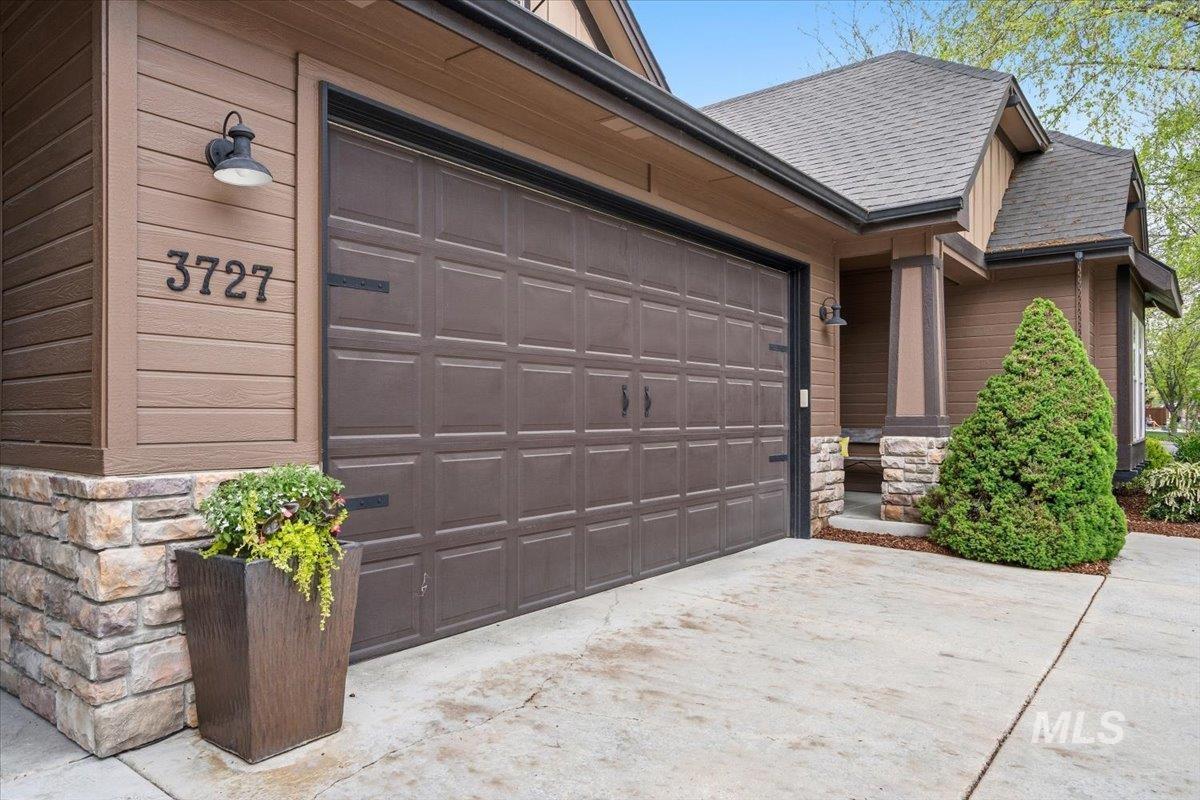 3727 N Hollymount Way, Meridian, Idaho 83646, 3 Bedrooms, 2 Bathrooms, Residential For Sale, Price $598,000,MLS 98984329
